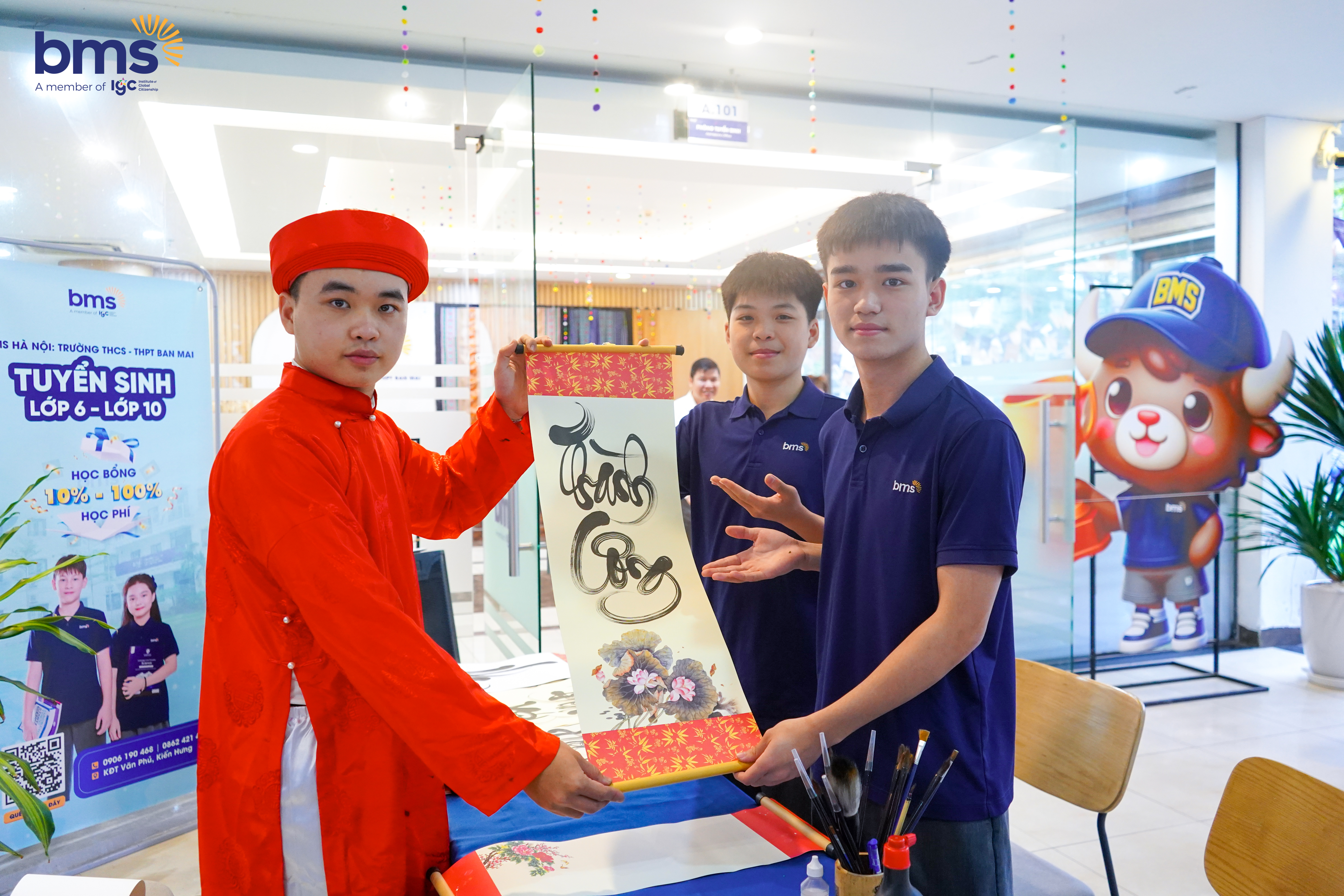 Xin chữ đầu xuân: BMSers tự hào gìn giữ bản sắc Việt