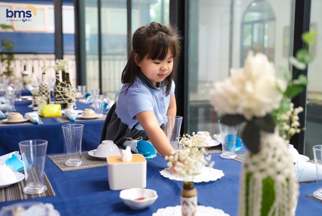 Rèn luyện kỹ năng tự phục vụ cho trẻ qua mỗi bữa ăn tại BMS Kiddy