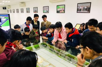 HOẠT ĐỘNG TRẢI NGHIỆM SÁNG TẠO CỦA HỌC SINH BAN MAI QUA CHUYẾN ” COMPANY TOURS”