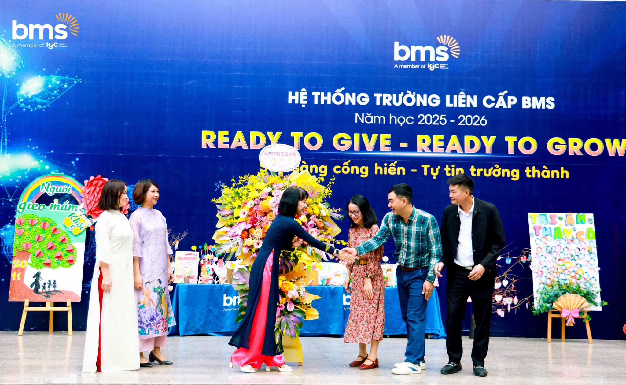 Hoạt động kỷ niệm Ngày Nhà giáo Việt Nam 20/11 – “Trái tim con hát lời tri ân”